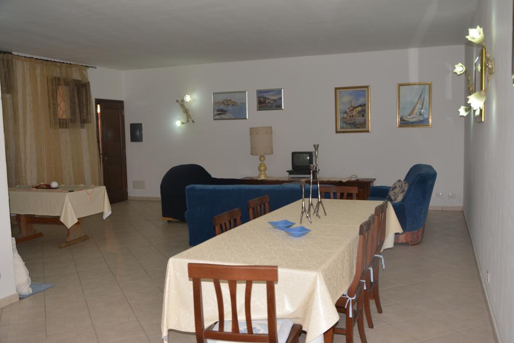 Giardini Di Fraicu Apartment อาร์ซาเคนา ห้อง รูปภาพ